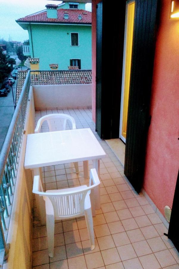 35 Mq In Centro A Caorle Exterior foto